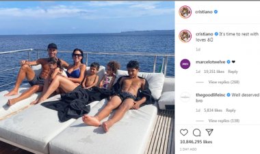 Cristiano Ronaldo ari mu biruhuko n’umuryango we-Amafoto