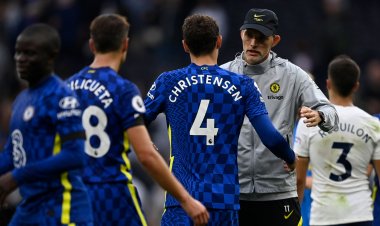 Petr Čech  yaburiye Chelsea ku mukino wa Manchester United