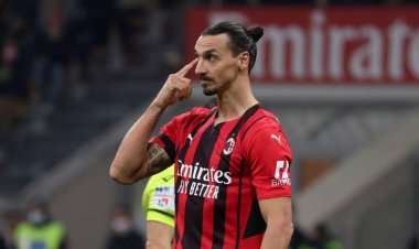 Zlatan Ibrahimovic yaciye impaka kuri Messi na Cristiano n'umukinnyi w'ibihe byose