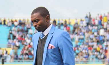 Masudi Djuma ageze ku muryango asohoka muri Rayon Sports