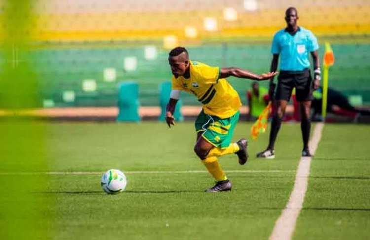 Haruna Niyonzima yaciye amarenga yo gusezera kuri ruhago