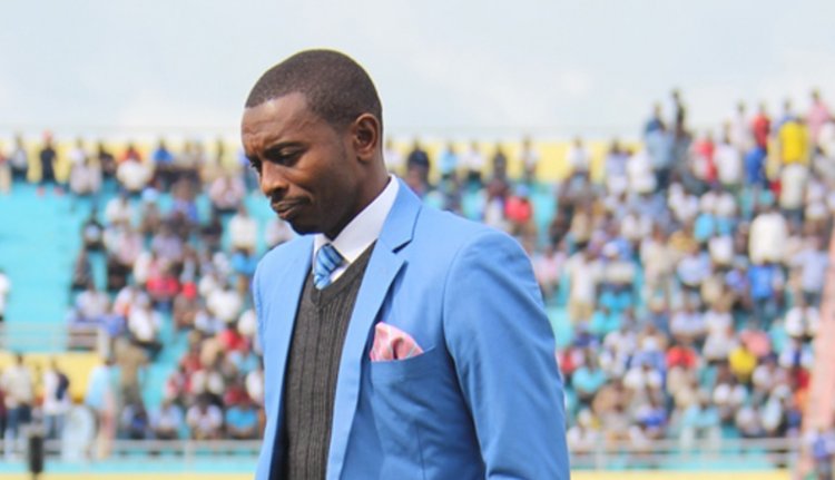 Masudi Djuma ageze ku muryango asohoka muri Rayon Sports