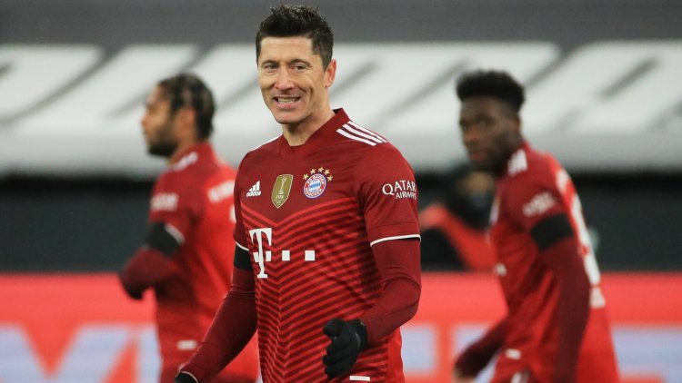 Robert Lewandowski yisubiyeho ku magambo ashaririye yavuze kuri Lionel Messi