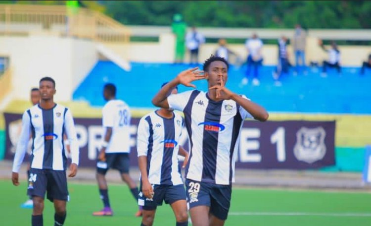 Umunsi w'impano wahiriye APR FC itanga impano ku bafana bayo