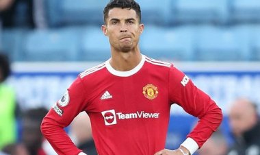 Cristiano Ronaldo yabwiwe gufunga umunwa nyuma yo gutanga amabwiriza ku mutoza uzatoza Manchester United