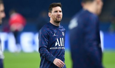 Umunyabigwi ukomeye yahishuye ko Lionel Messi yamwise indogobe!