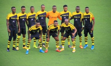 Umukino wahuzaga APR FC na Mukura Victory Sports wongeye gusubikwa