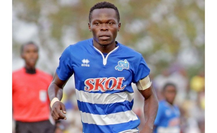 Kwizera Pierrot ageze ku muryango yinjira muri Rayon Sports