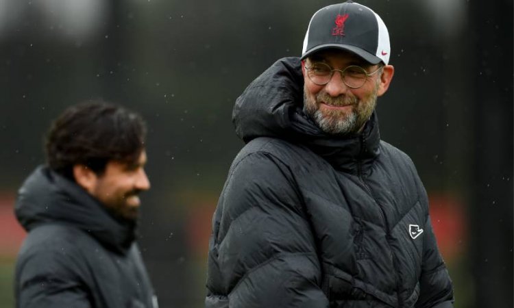 Jurgen Klopp yahaye inzoga abafana nyuma yo gutsinda Crystal Palace