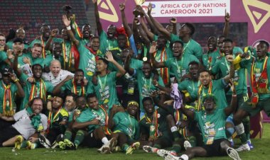 Intsinzi ya Senegal yatumye perezida asubika uruzinduko yari yatangiye anatanga ikiruhuko mu gihugu