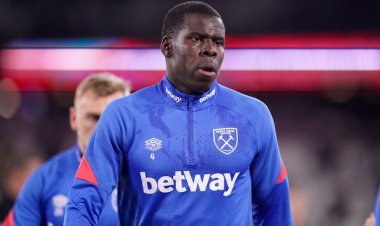Myugariro wa West Ham Kurt Zouma yaciwe akayabo k'amafaranga kubera gushota injangwe ze