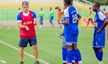 Dore abakinnyi umutoza mushya wa Rayon Sports azifashisha agigira na Mukura VS