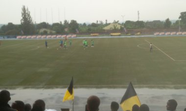 Mukura Vs Rayon Sports, n'ubwo ari mu mvura ariko umuriro watse