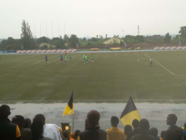 Mukura Vs Rayon Sports, n'ubwo ari mu mvura ariko umuriro watse