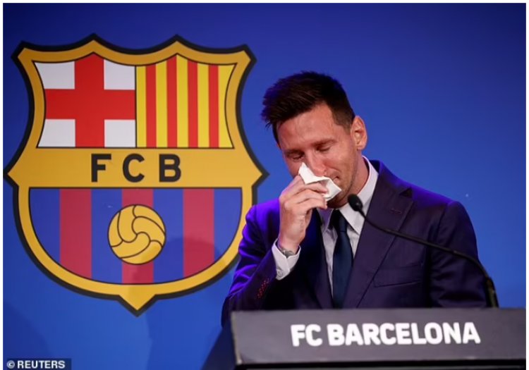 Gerrard Pique yagiriye FC Barcelona inama yo kudasinyisha Messi mu mpeshyi ishize