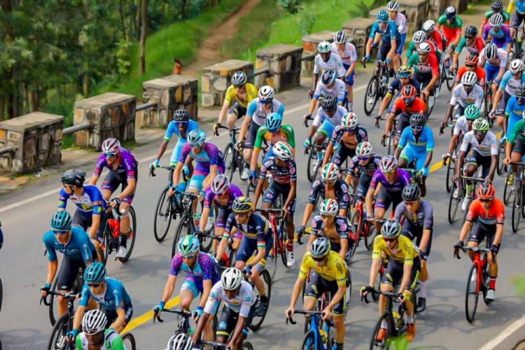 Tour du Rwanda: Mu gihe abasiganwa basatira Gicumbi Niyonkuru Samuel na Mugisha Samuel bakomeje kuba mu bayoboye