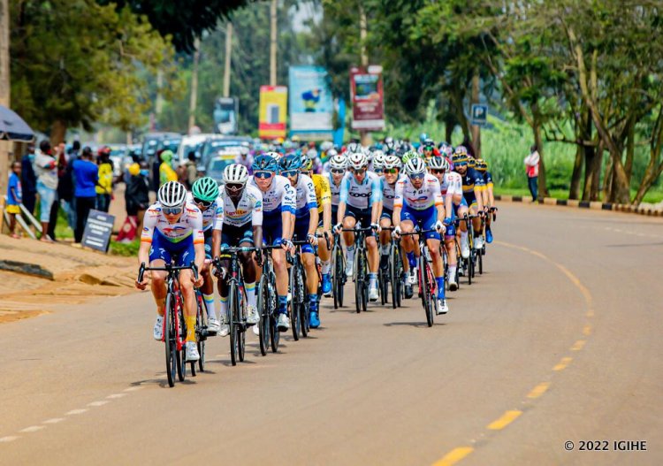 Tour du Rwanda:Etape Muhanga-Musanze umunyarwanda Nsengimana jean Bosco akomeje kwataka cyane
