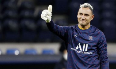 Igikorwa Umuzamu wa PSG Keylor Navas yakoreye impunzi zo muri Ukraine cyakoze benshi ku mutima