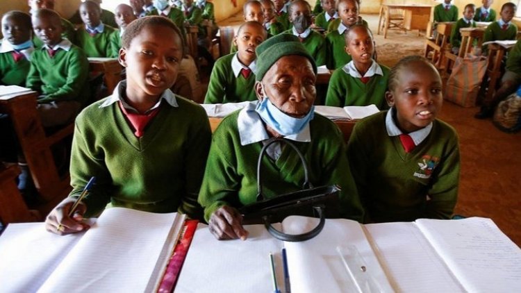 Umukecuru w’imyaka 98 yatangiye mu ishuri ribanza (Primary)