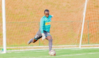 Umwe wa Rayon Sports na babiri ba AS Kigali bari muri barindwi berekeza muri APR FC