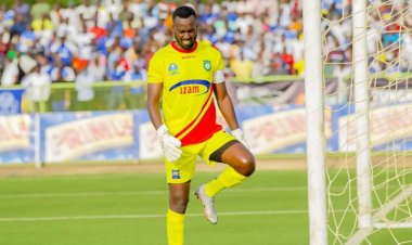 Kimenyi Yves yahaye ubutumwa abafana ba Kiyovu Sports nyuma yo gutenguha bagenzi be