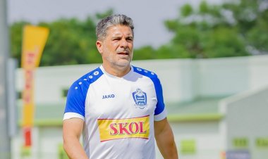 Umutoza wa Rayon Sports yibasiye umuzamu we Kwizera Olivier nyuma yo kumutaba mu nama