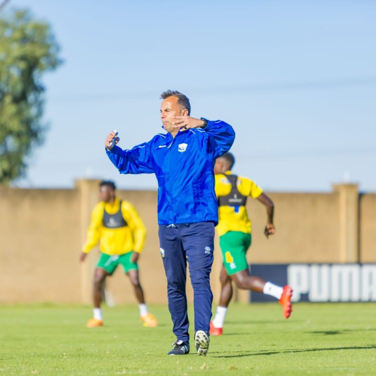 Amavubi yakoreye imyitozo ya mbere muri Afurika y'epfo ku kibuga cya Mamelodi Sundowns(AMAFOTO)