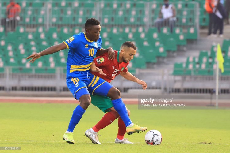 Muhadjiri Hakizimana asubiye gukina hanze y'u Rwanda