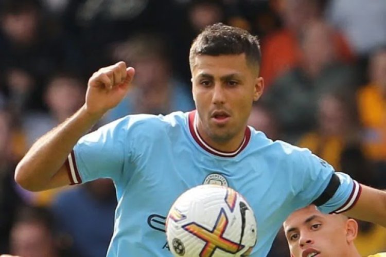 Umukinnyi wa Manchester City yavuze ikipe abona izababiza icyuya muri Premier league