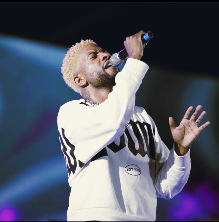 Itike y’indege itumye Travis Greene ataza mu Rwanda na Uganda