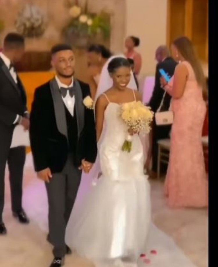 Umuhanzi Serge Iyamuremye yakoze ubukwe