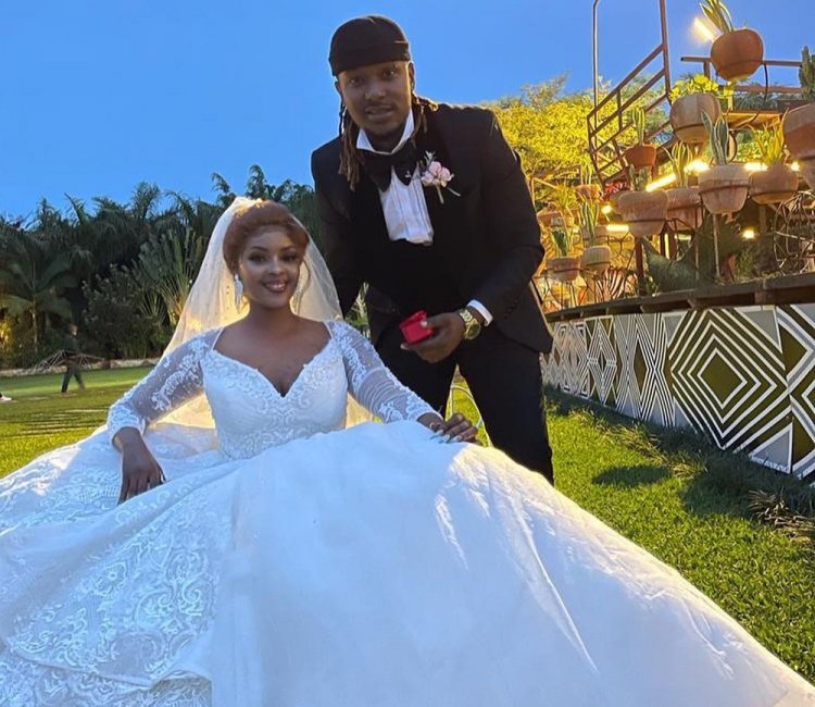 Marina na Yvan Muziki bamaze igihe bari mu rukundo, bamaze gutera ikirenge mu cya bakuru babo