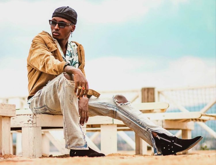 Davis D yerekeje muri Uganda