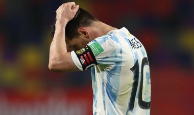 Lionel Messi yasigiwe ubutumwa n'abagabo bitwaje intwaro