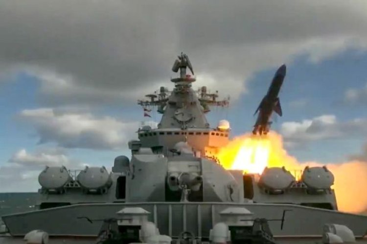 U Burusiya bwakoze imyitozo yo kurasa misile zidasanzwe