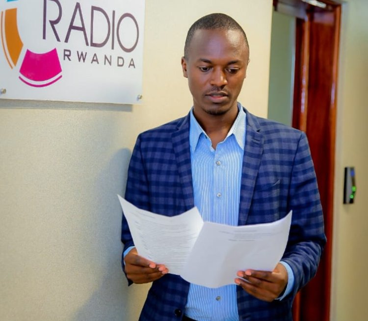 Ku myaka 38 y'amavuko akiri Imanzi! Sibomana Emmanuel yujuje miliyoni y'abamukurikira kuri Instagram