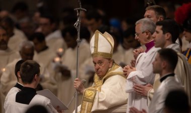 Papa Francis yageneye ubutumwa abakirisitu kuri Pasika