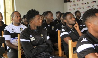 Abakinnyi n'abatoza ba APR FC bahawe gasopo