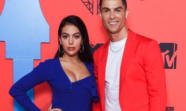 Umugore wa Cristiano yahabwaga akayabo n'umukunzi we mbere y'uko bamenyana