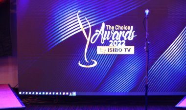 Live: Aho imyiteguro yo gutanga ibihembo bya The choice  igeze