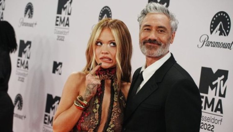 Rita Ora yatunguye isi avuga ko umugabo we  yari amahitamo ya kabiri