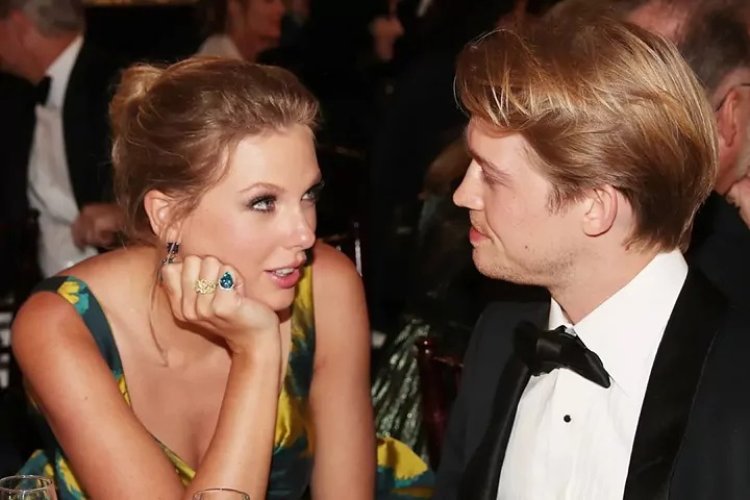 Taylor Swift yahoye umukunzi we kumuha icyo abandi bakobwa babuze