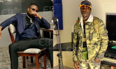 Pallaso aratakamba nyuma yo guhuragura mugenzi we