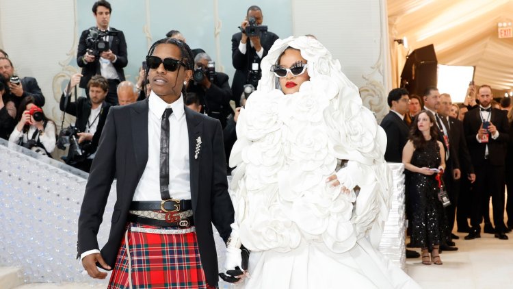 Imyambarire ya Rihanna na ASAP mu birori bya  Met Gala iri kugarukwaho