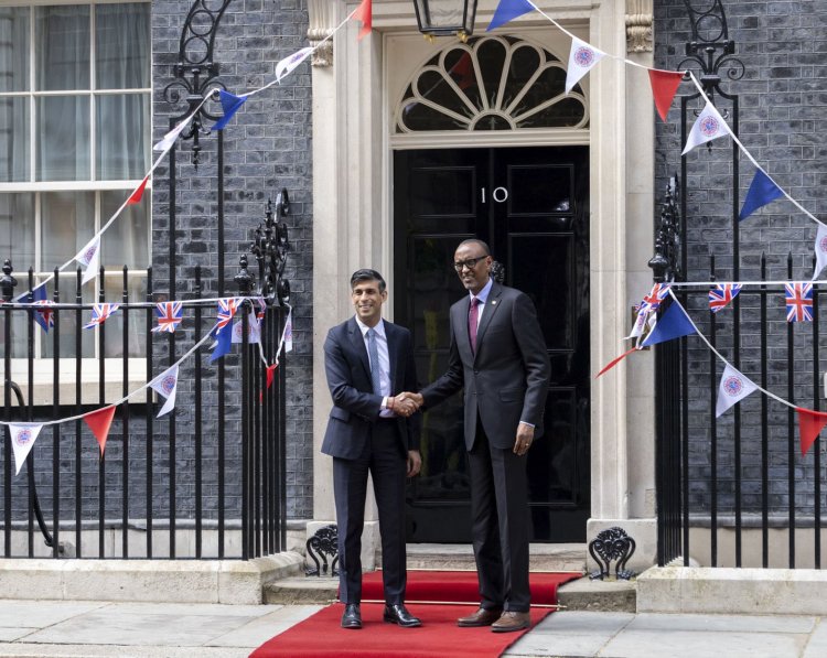 Perezida Paul Kagame yasesekaye i London