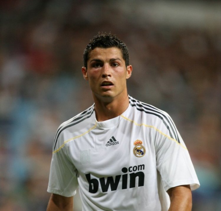 Mu 2009 Manchester United yashatse gutanga Cristiano muri Barcelona