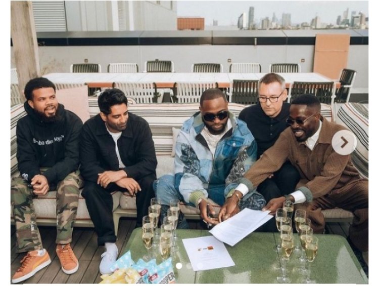 Davido yasinyiye akavagari k'amadorari