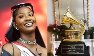 Tems yakiriye igihembo yegukanye  muri Grammy awards 2023