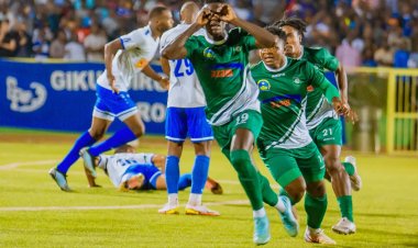 Rayon Sports iri kwiyubaka yageze kwa mukeba wayo
