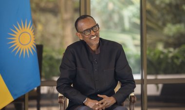 Perezida Kagame yahawe impamyabumenyi y’ikirenga ivuye muri USA